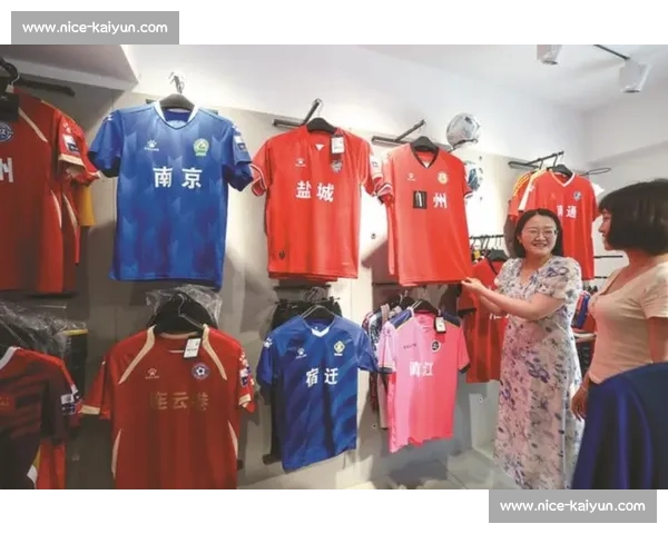 昆山台胞助威团燃爆苏超 万人赛场见证两岸情谊升温