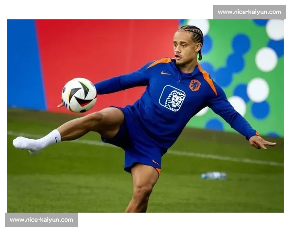 哈维 - 西蒙斯铁心离队！莱比锡标价 7000 万欧待售