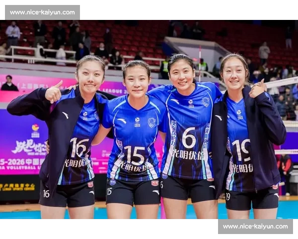 泪洒赛场！王奥芊扑向赵蕊蕊哽咽，上海队新星演绎女排精神传承