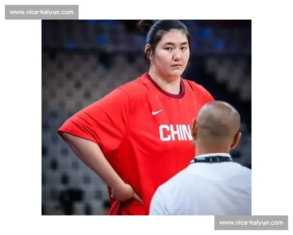 张子宇 2 米 26 身高成亚洲女篮 “禁飞区”！热身赛单场 5 次封盖震撼全场
