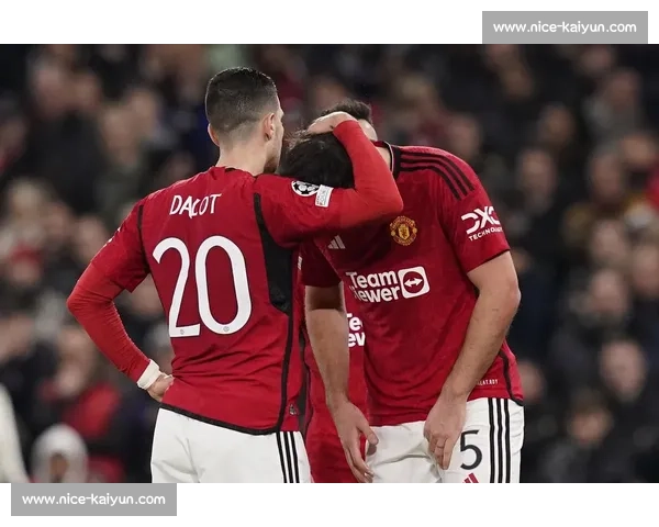 韦斯・布朗盛赞姆贝乌莫加盟曼联:红魔下赛季前景可期 韦斯・布朗盛赞姆贝乌莫加盟曼联:红魔下赛季前景可期