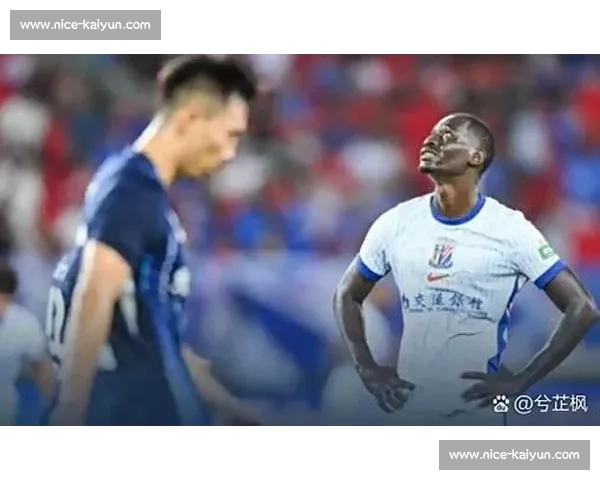 国安击败西海岸追平申花登顶，争冠形势白热化