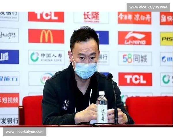 杨瀚森登陆 NBA 后青岛男篮重建:三核成型,刘维伟如何破局内线困局? 杨瀚森登陆 NBA 后青岛男篮重建:三核成型,刘维伟如何破局内线困局?