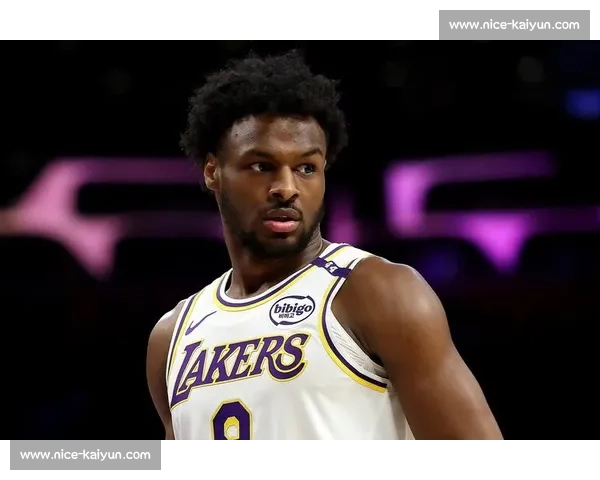 布朗尼休赛期特训揭秘：从发展联盟逆袭到夏季联赛的蜕变之路